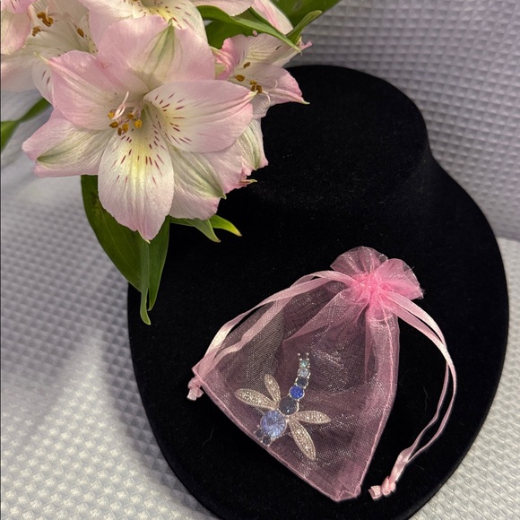 Vintage 1998 Avon Crystal Dragon Fly Pin Brooch Shades of Blue Rhinestone 1.5” - Picture 12 of 12